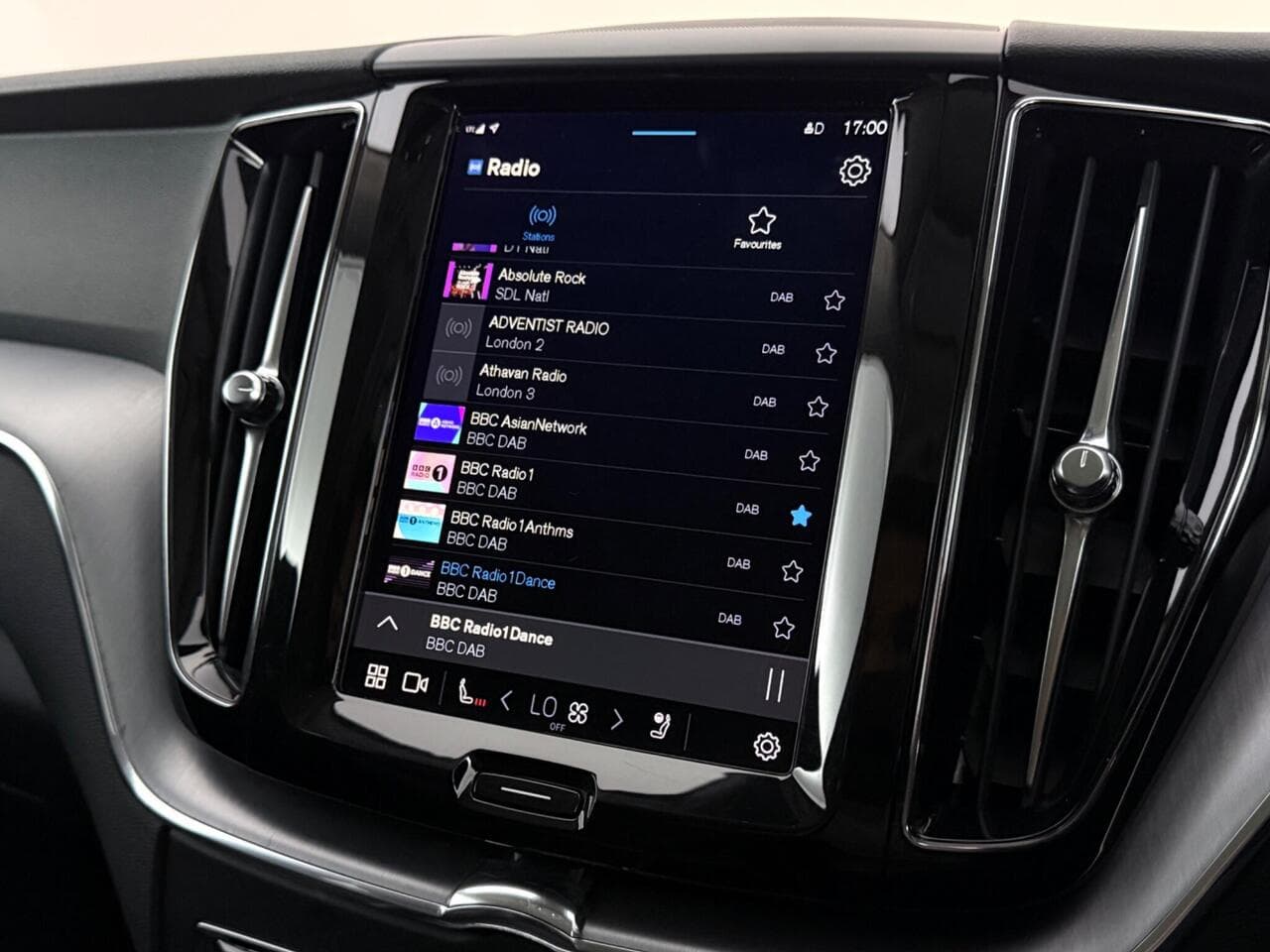 Volvo XC60 thumbnail Infotainment System