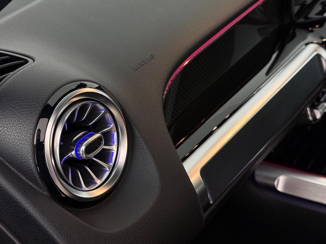 Mercedes-Benz GLB thumbnail Inconclusive