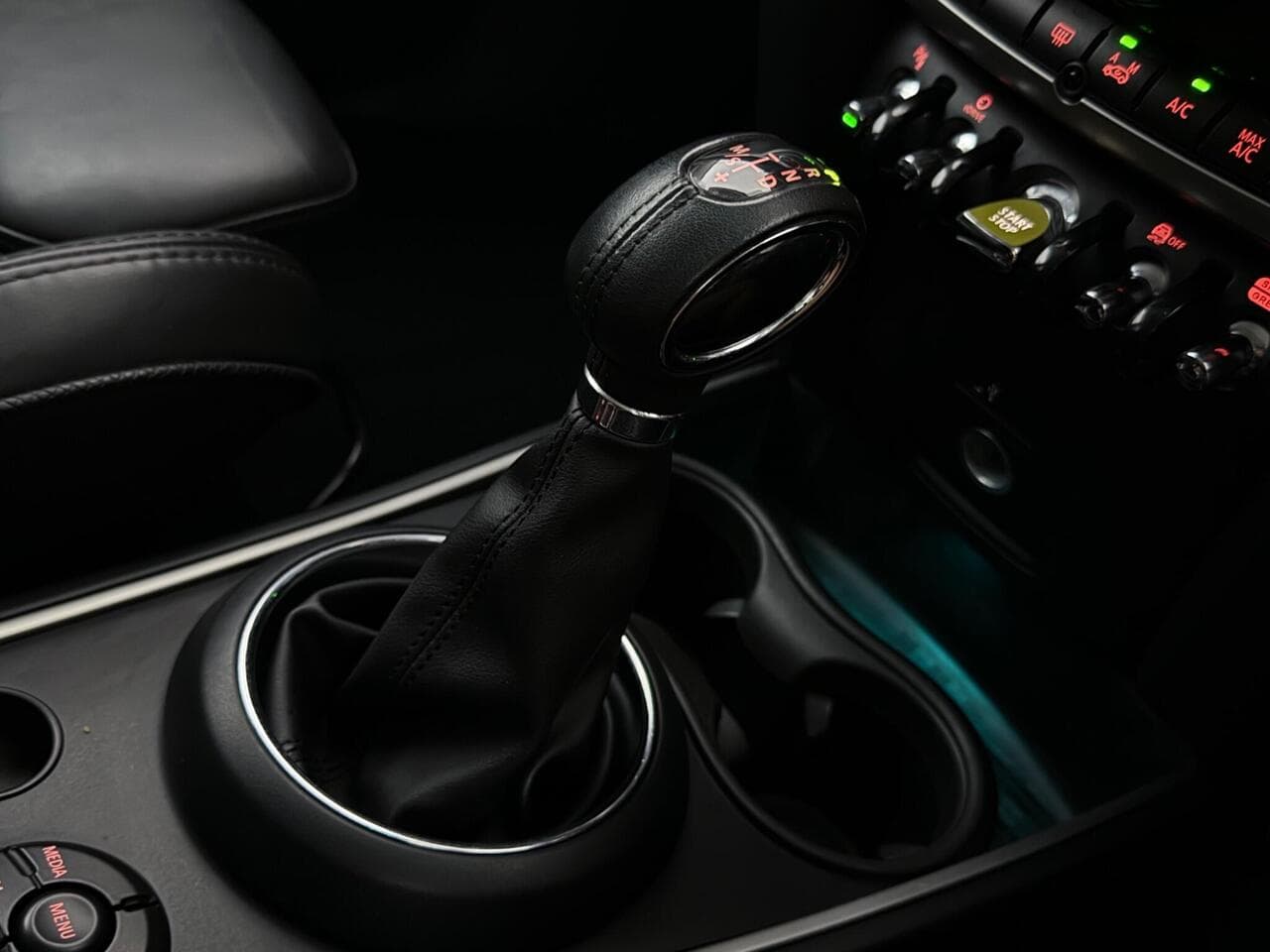 MINI Countryman thumbnail Interior Front