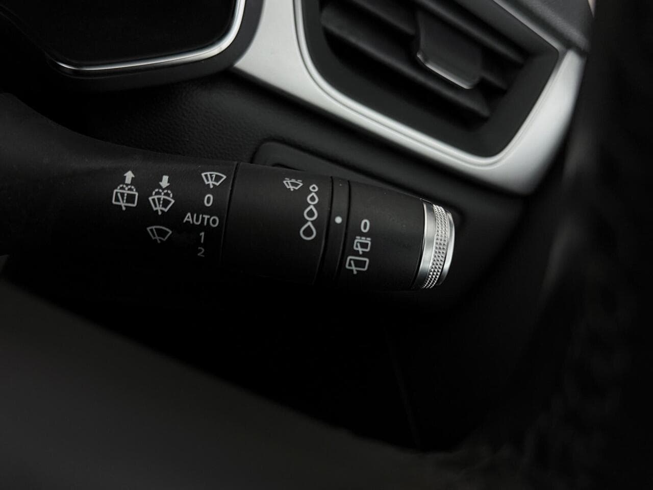 Renault Captur thumbnail Misc Controls