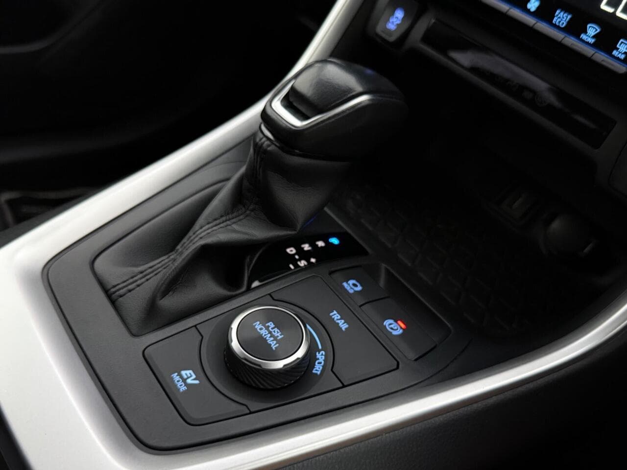 Toyota RAV4 thumbnail Misc Controls