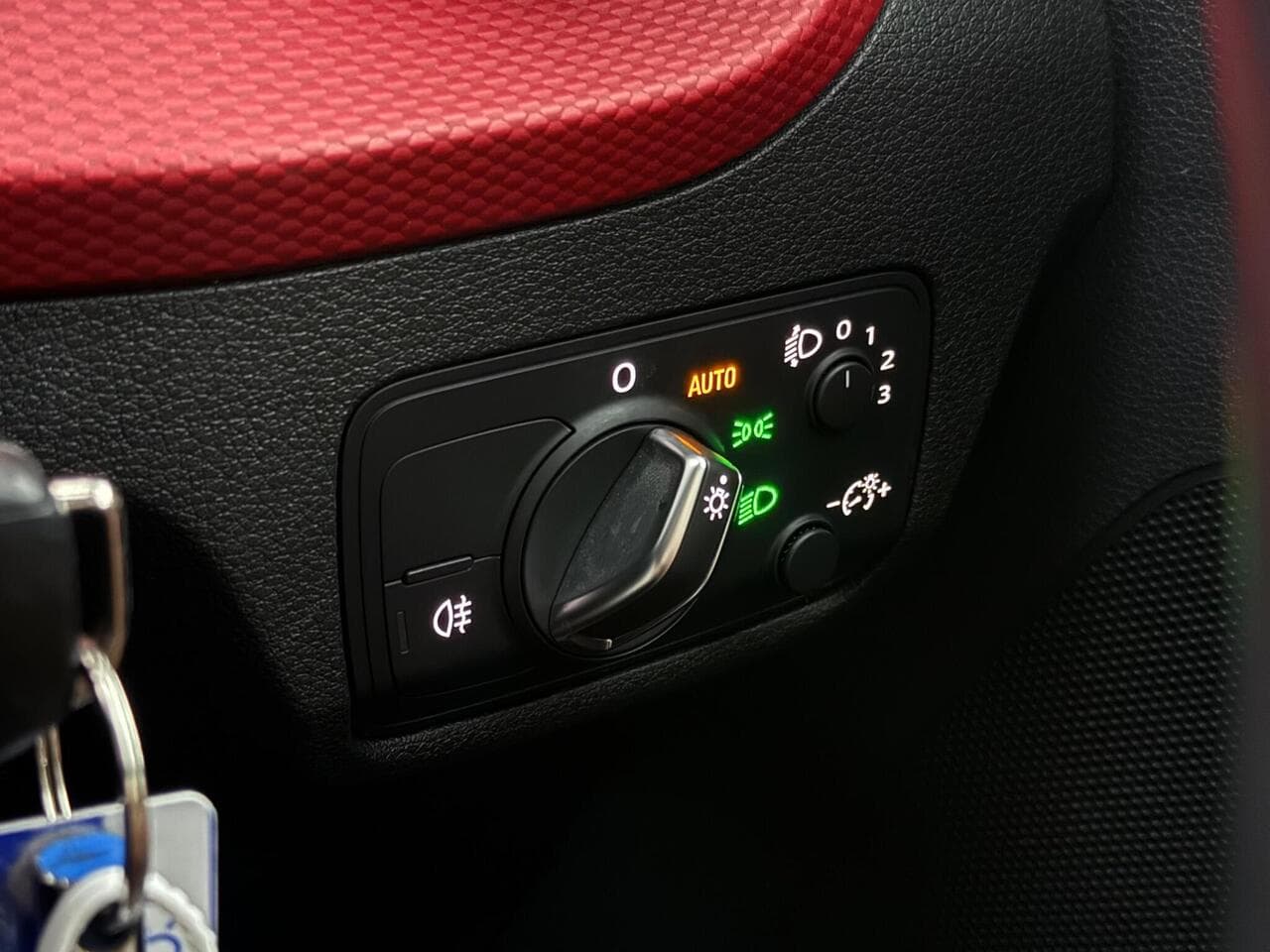 Audi Q2 thumbnail Misc Controls