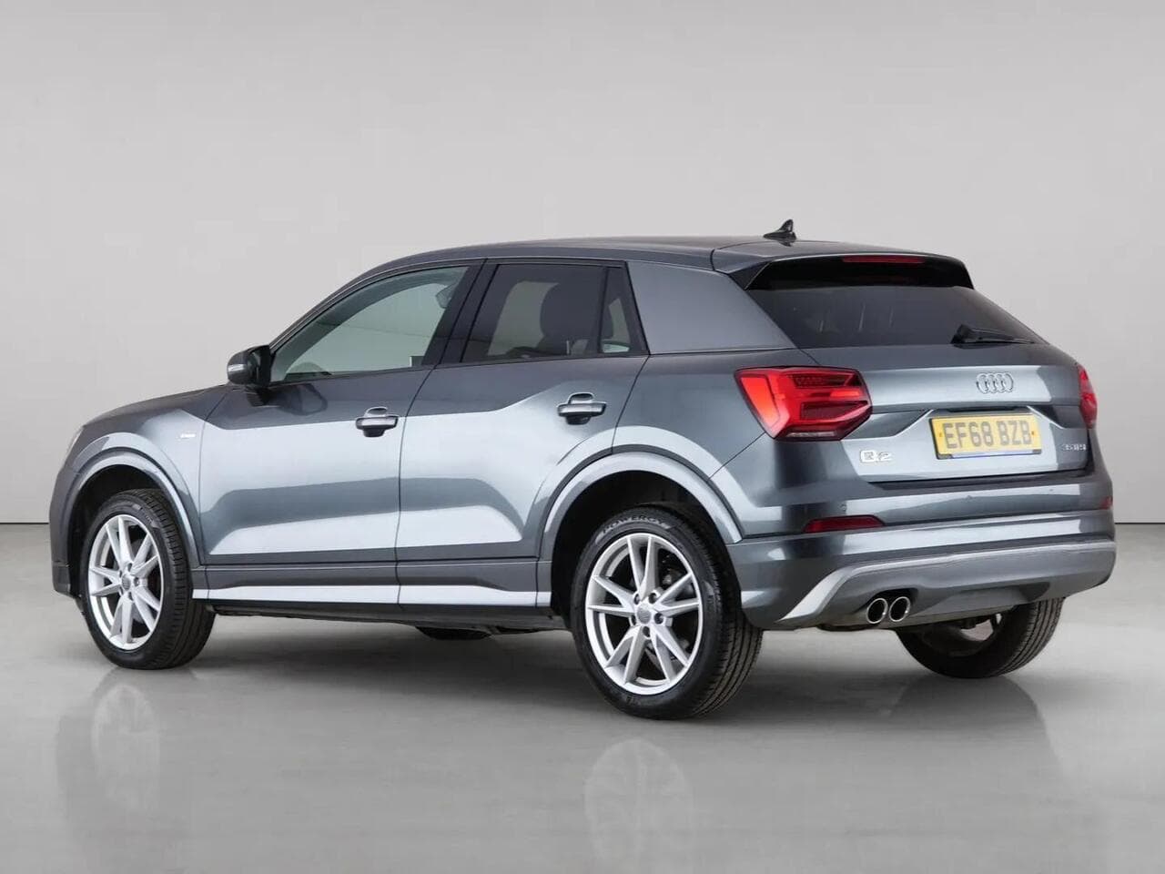 Audi Q2 thumbnail Rear Left