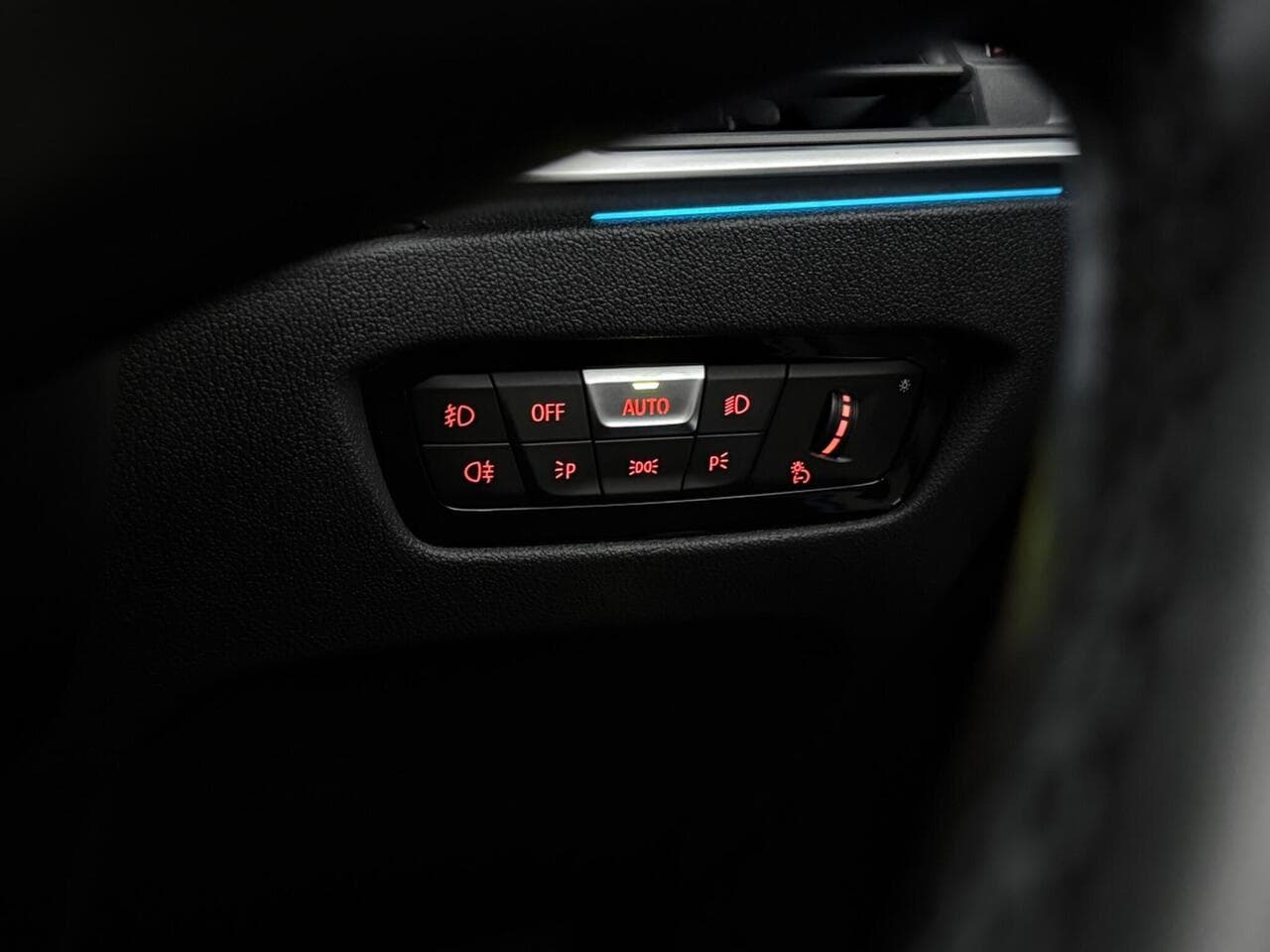 BMW 3 Series thumbnail Misc Controls