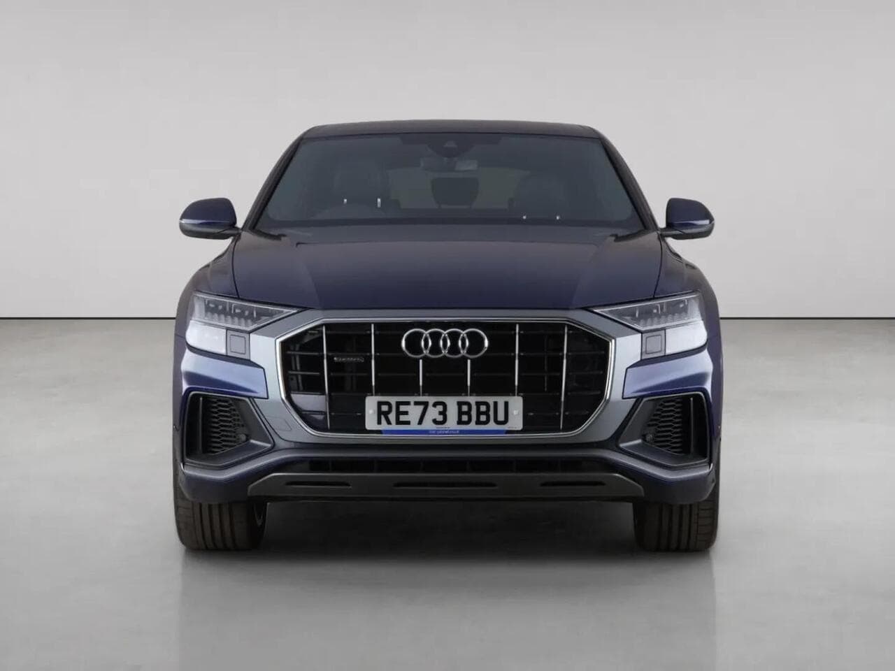 Audi Q8 thumbnail Front