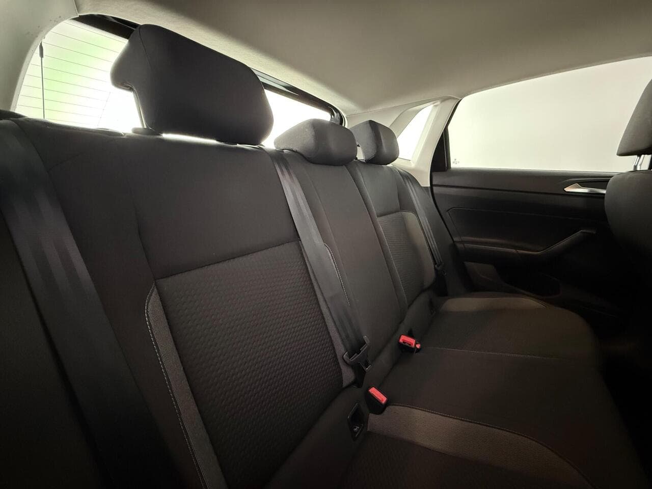 Volkswagen Polo thumbnail Seats Rear