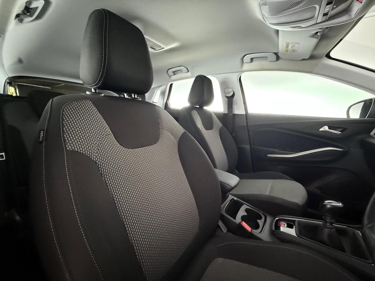 Vauxhall Grandland thumbnail Seat Driver
