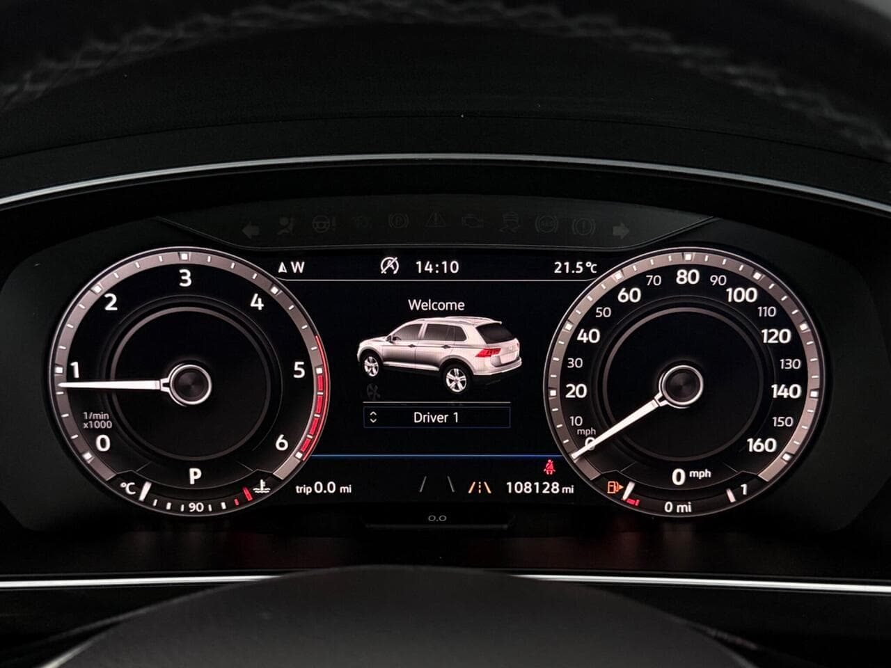 Volkswagen Tiguan thumbnail Driver Instruments