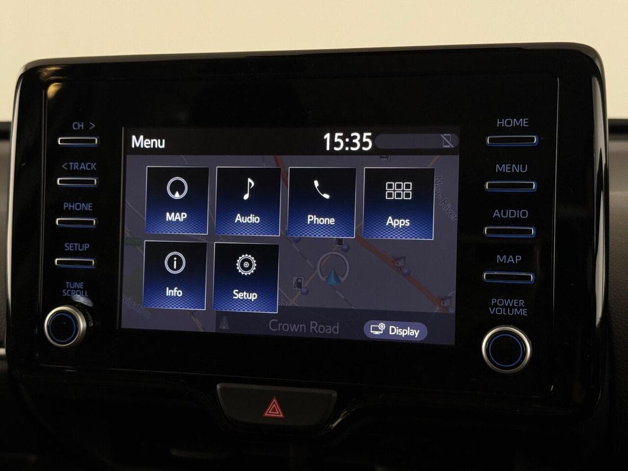 Toyota Yaris thumbnail Infotainment System