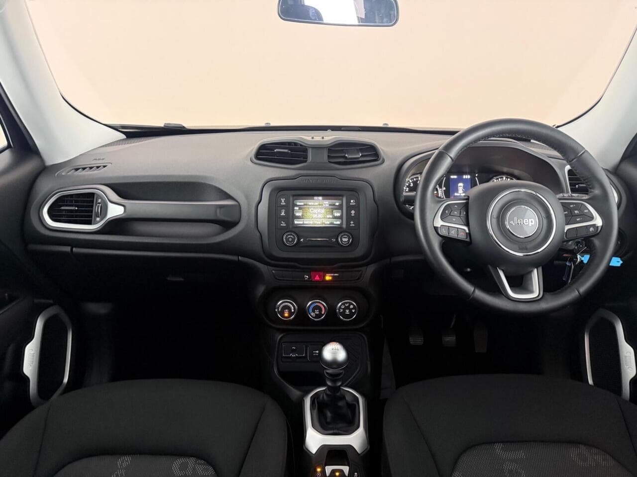 Jeep Renegade thumbnail Interior Front