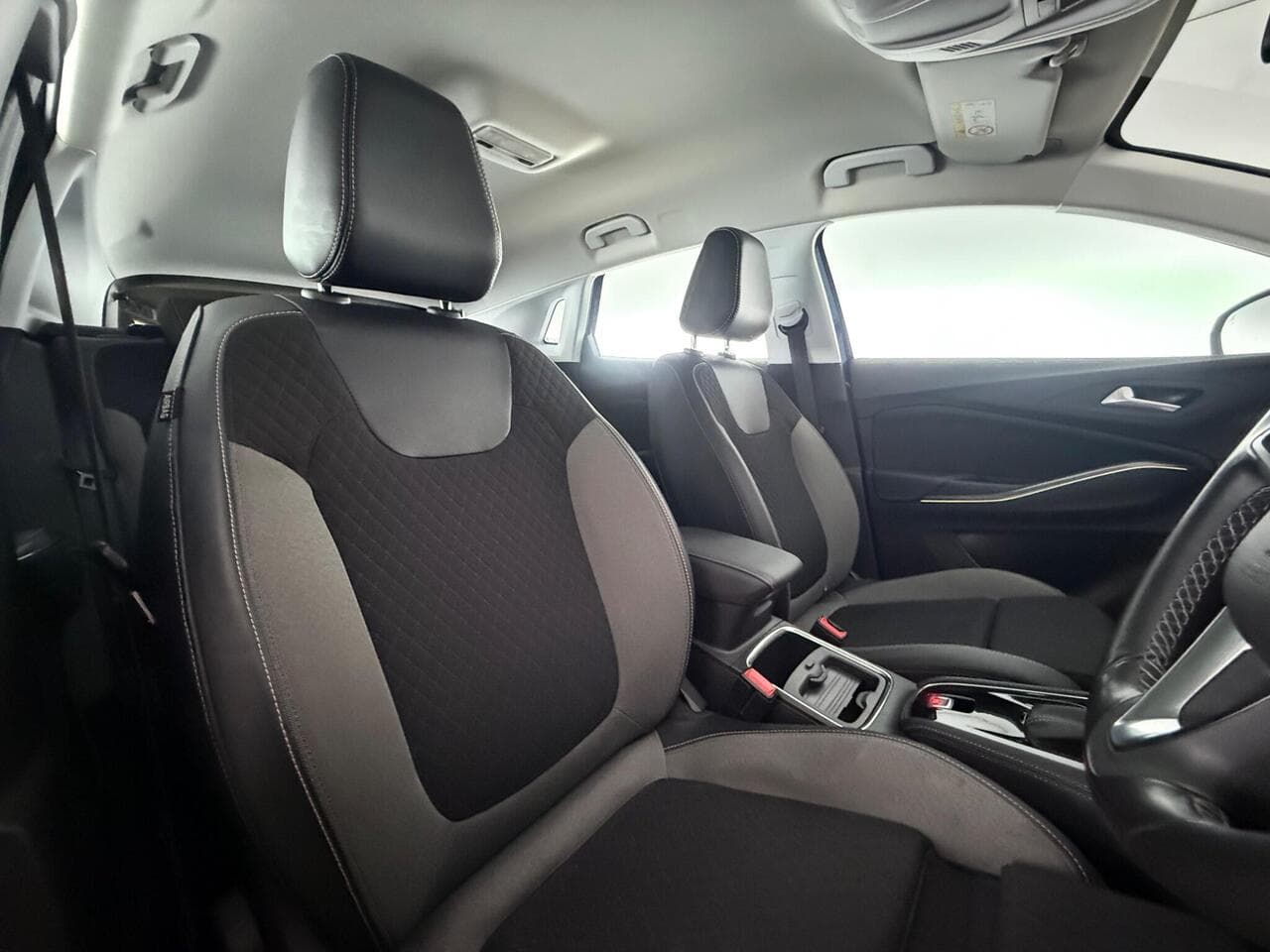Vauxhall Grandland X thumbnail Seat Driver