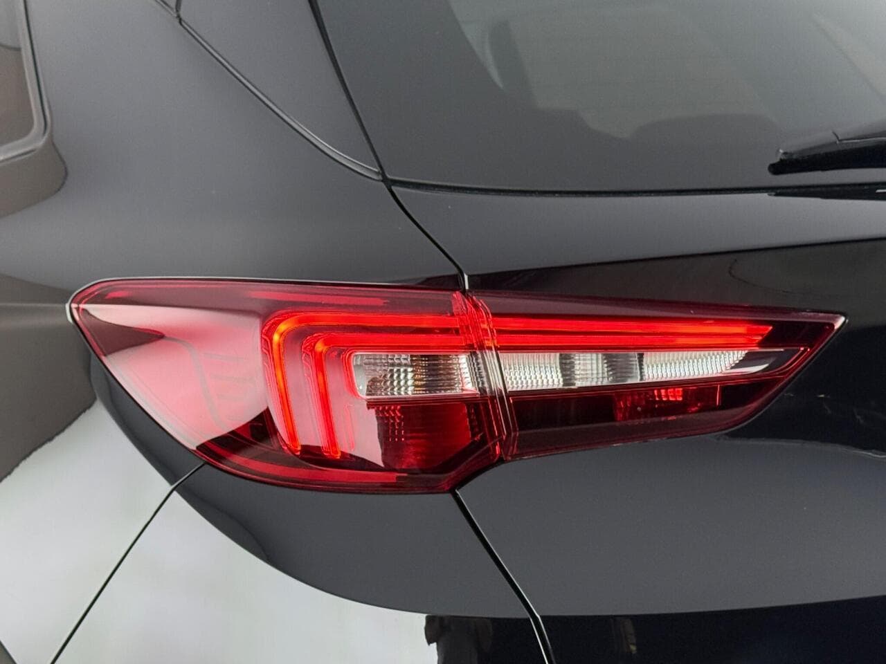 Vauxhall Grandland X thumbnail Lights Rear