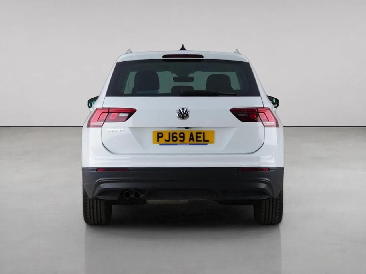 Volkswagen Tiguan thumbnail Rear