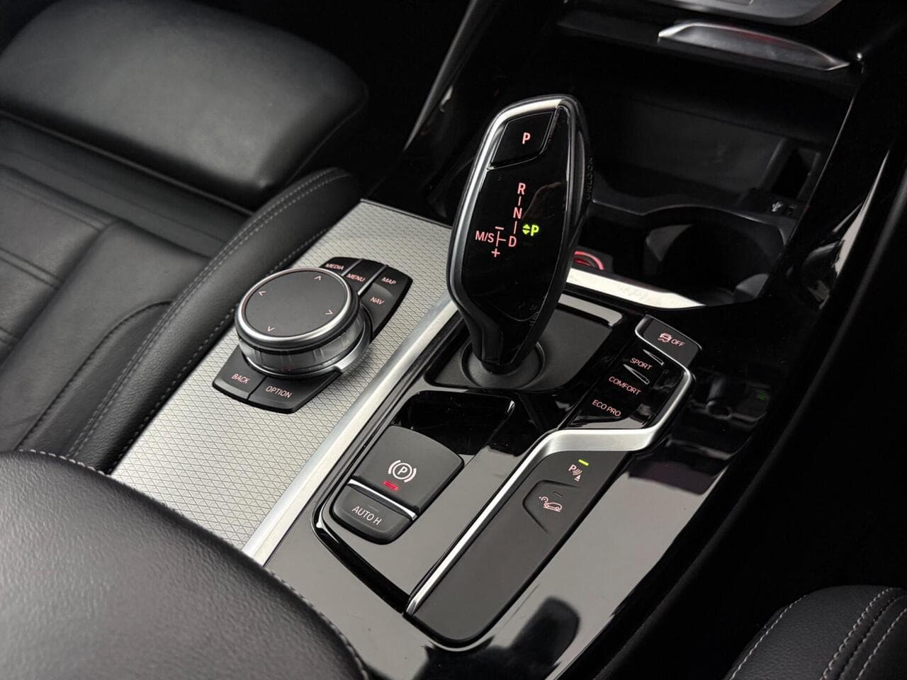 BMW X3 thumbnail Interior Front