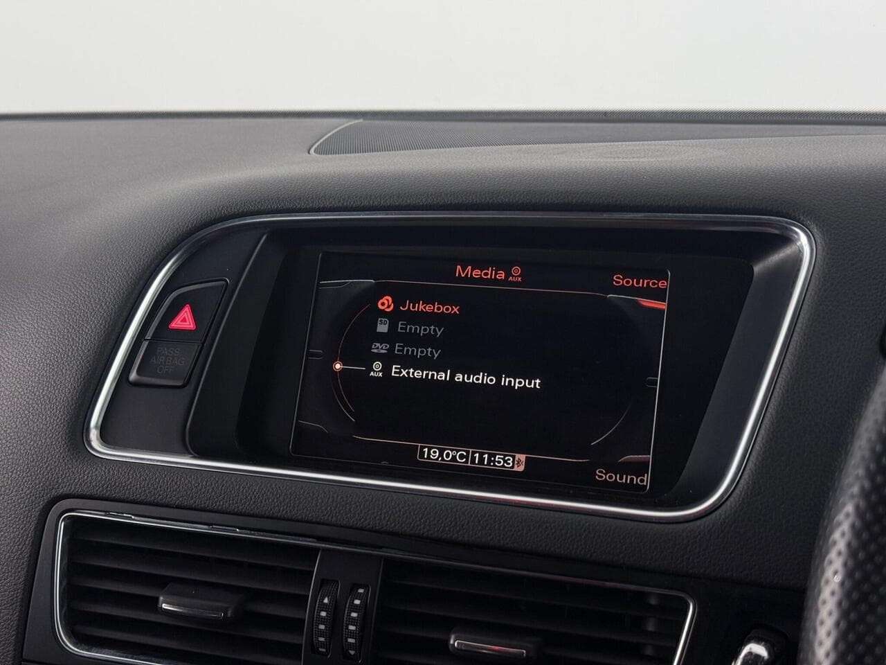 Audi Q5 thumbnail Infotainment System