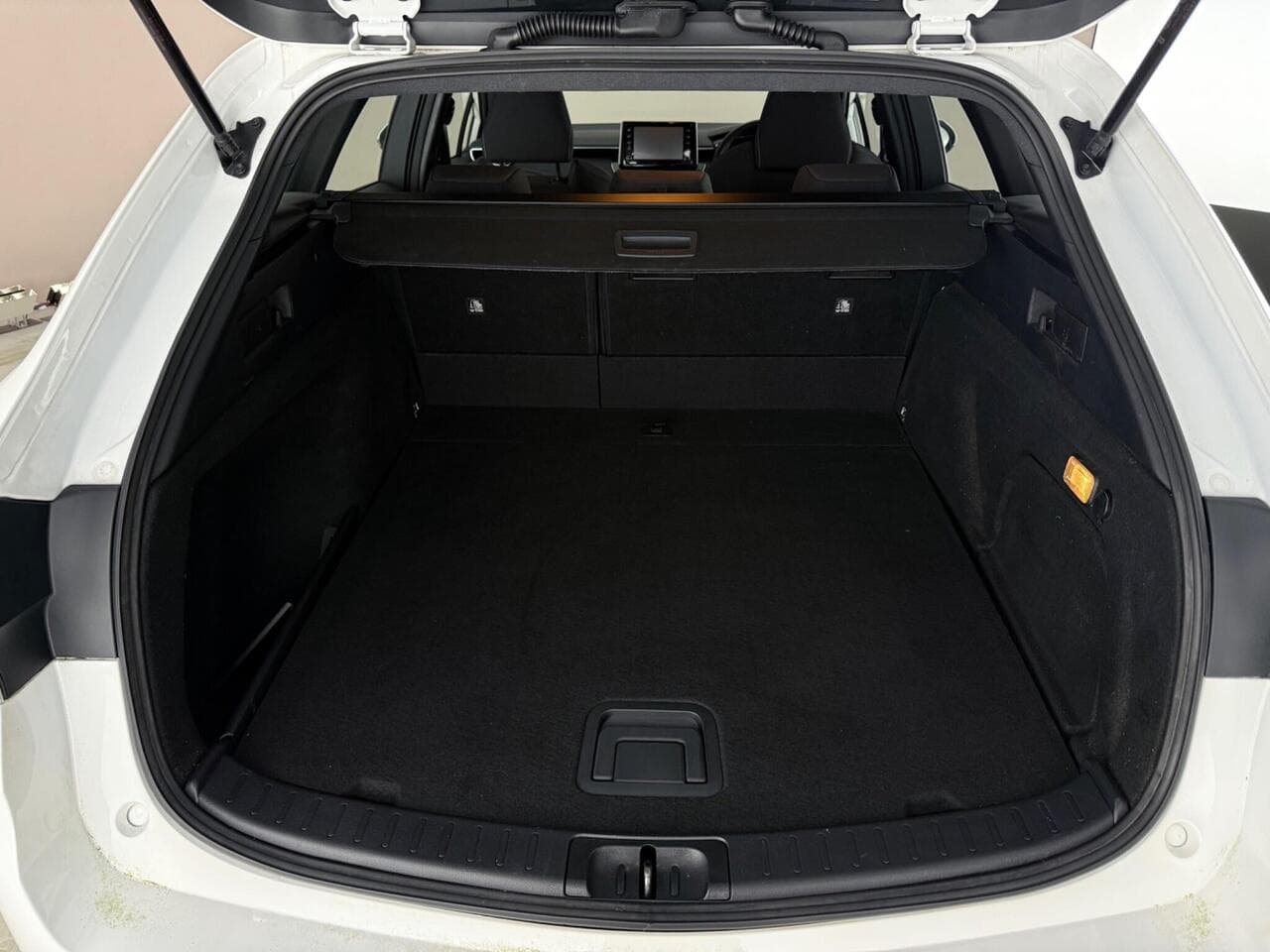 Toyota Corolla thumbnail Boot