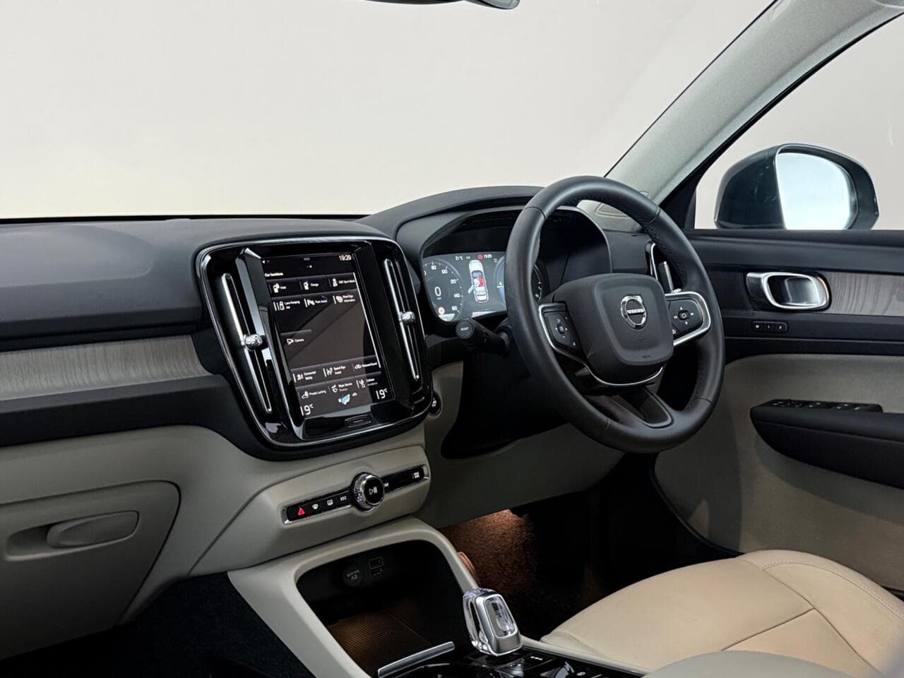 Volvo XC40 thumbnail Interior Front