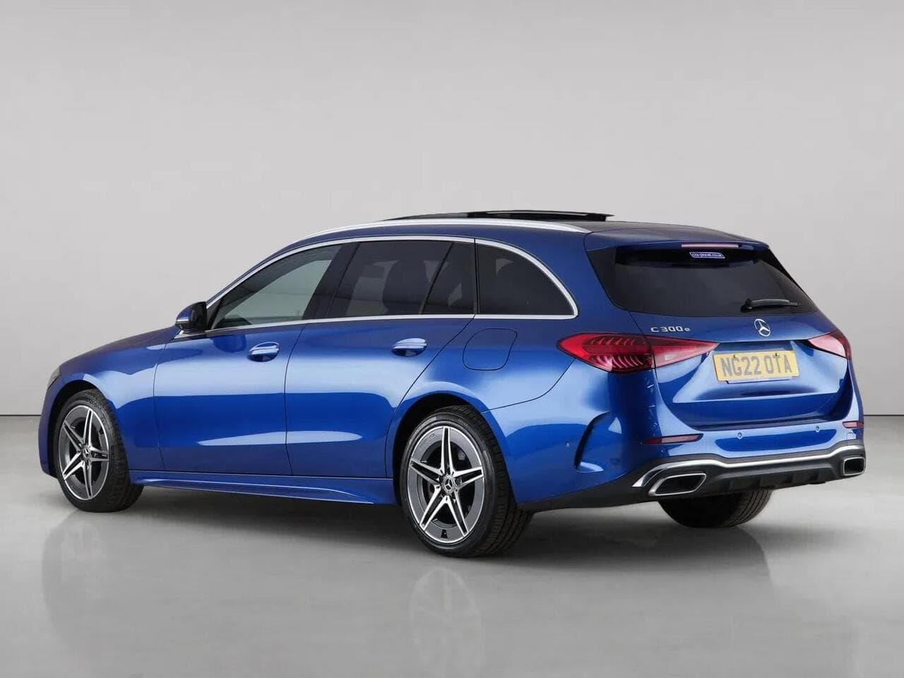 Mercedes-Benz C Class thumbnail Rear Left