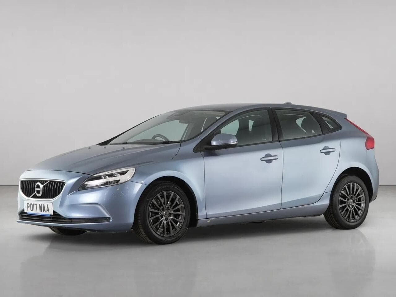 Volvo V40 thumbnail Front Left