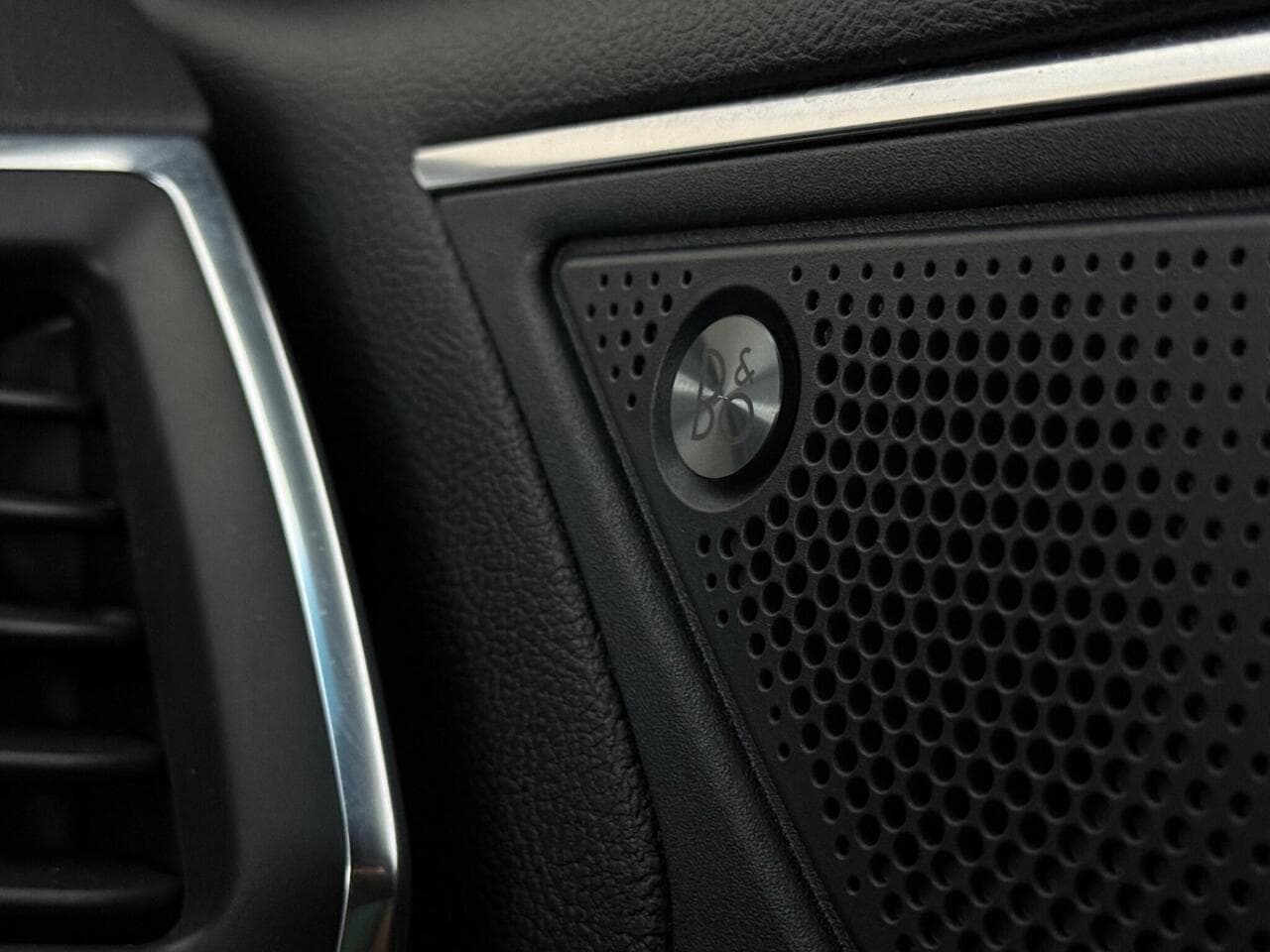 Ford Edge thumbnail Misc Controls