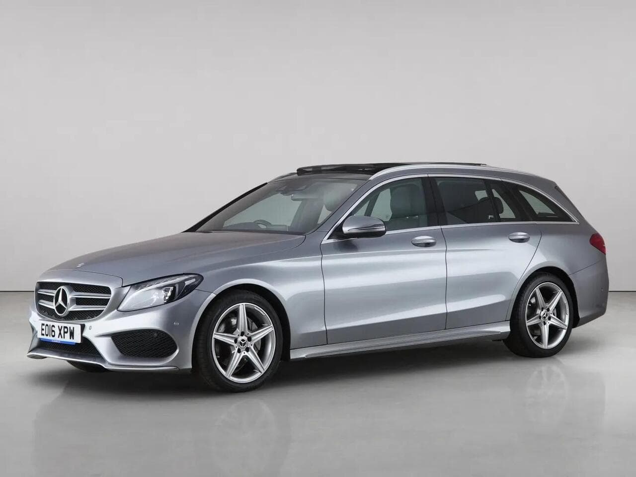 Mercedes-Benz C Class thumbnail Front Left