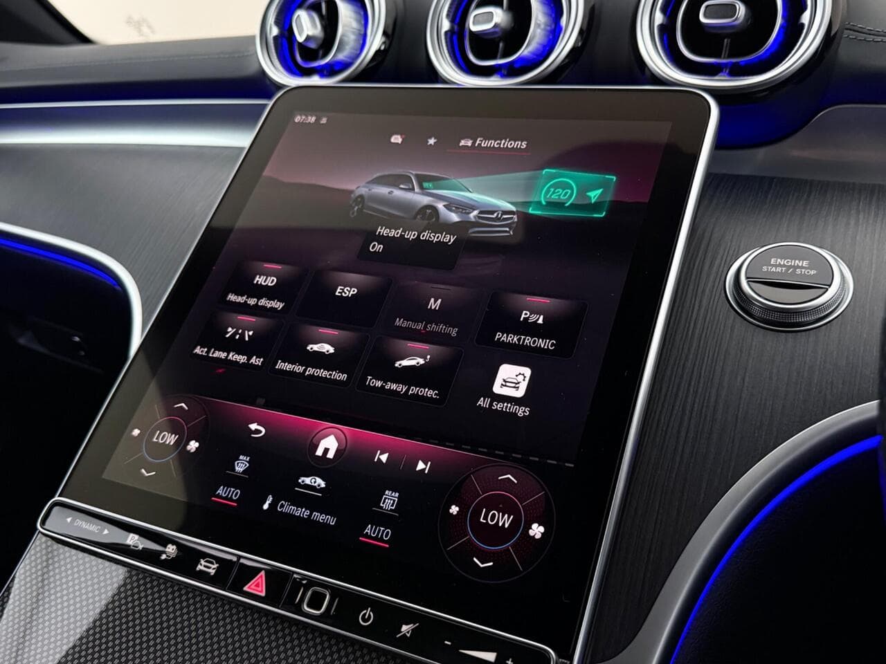 Mercedes-Benz C Class thumbnail Infotainment System
