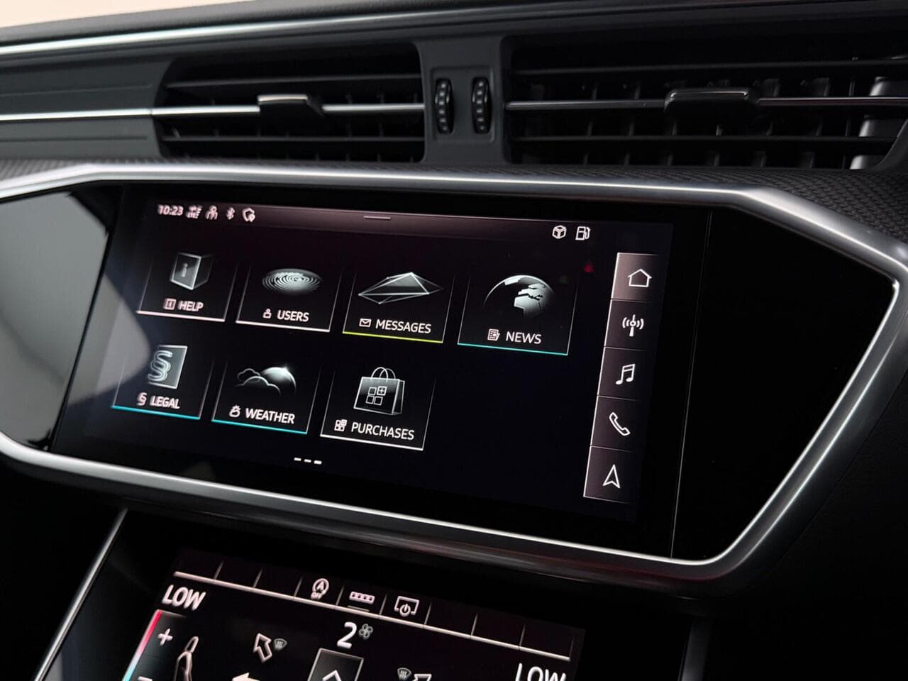 Audi A6 Avant thumbnail Infotainment System