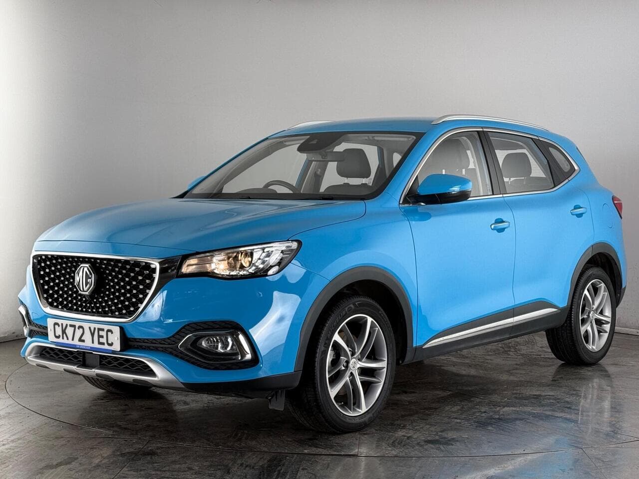 MG MG HS thumbnail Front Left