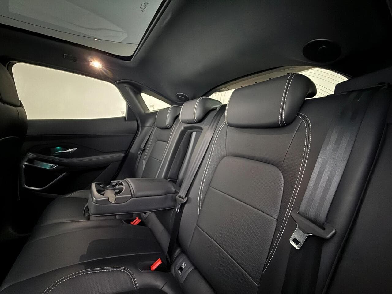 Jaguar E-PACE thumbnail Seats Rear