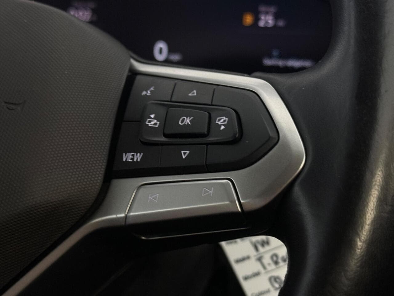 Volkswagen T-Roc thumbnail Misc Controls