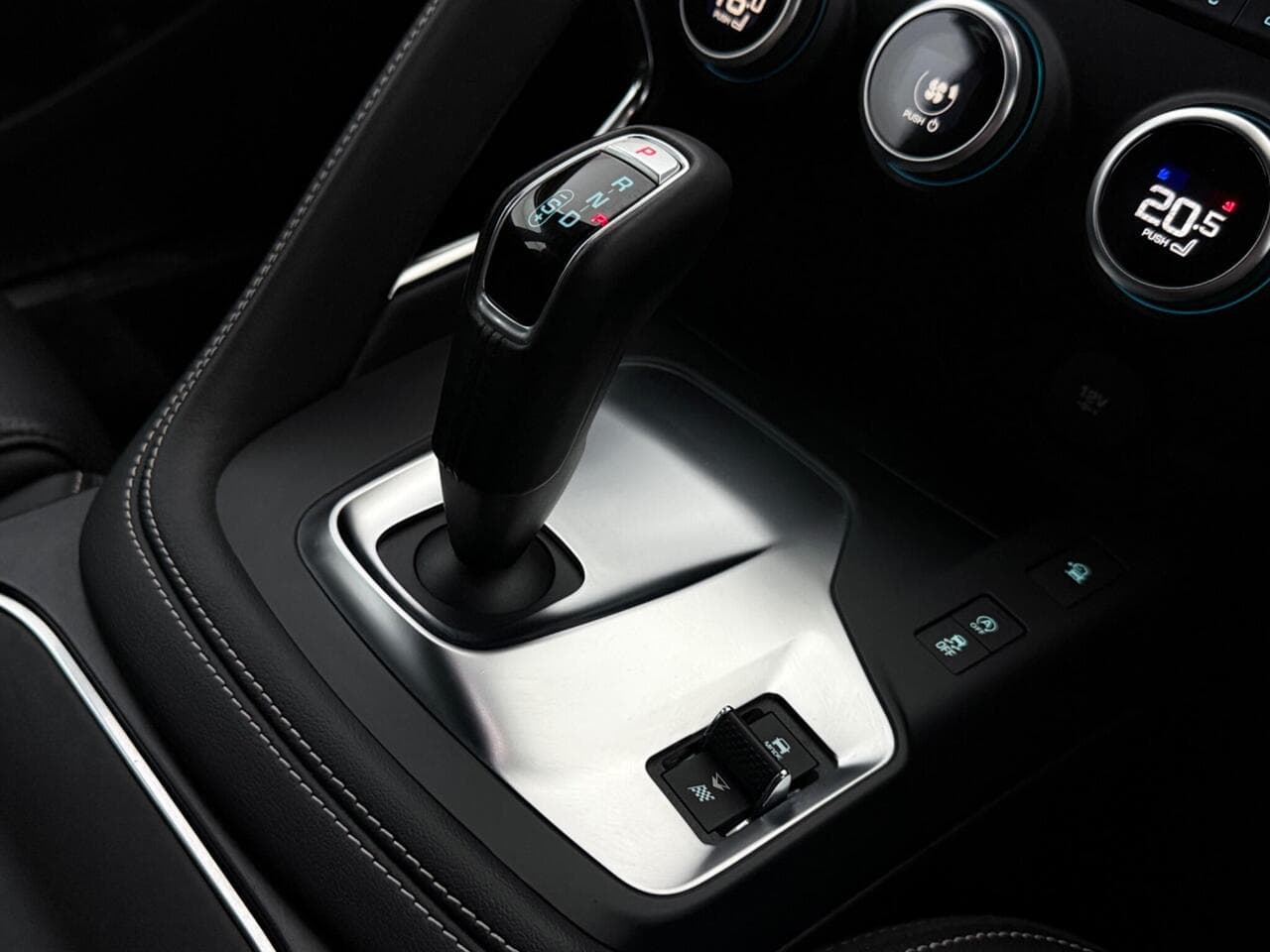 Jaguar E-PACE thumbnail Interior Front