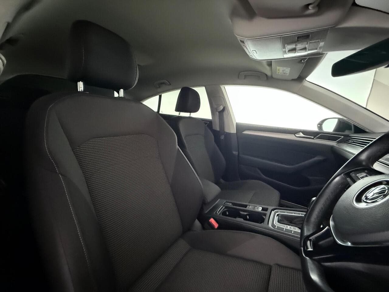 Volkswagen Arteon thumbnail Seat Driver