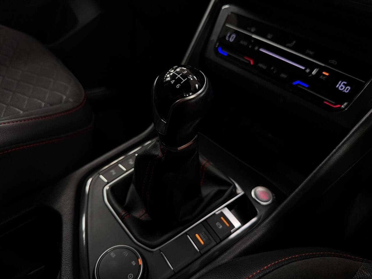 SEAT Tarraco thumbnail Interior Front