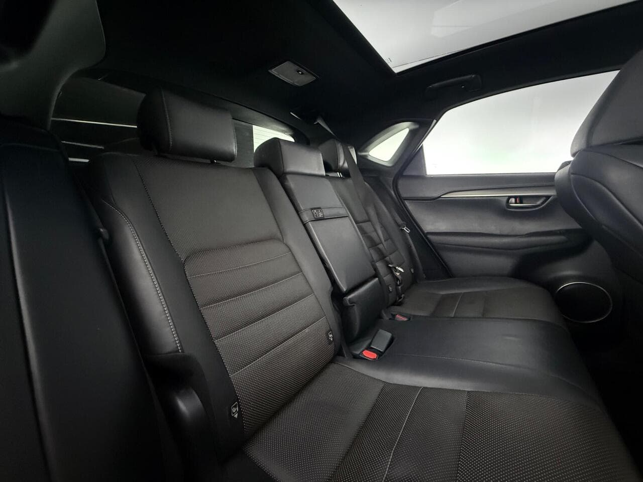 Lexus NX thumbnail Seats Rear