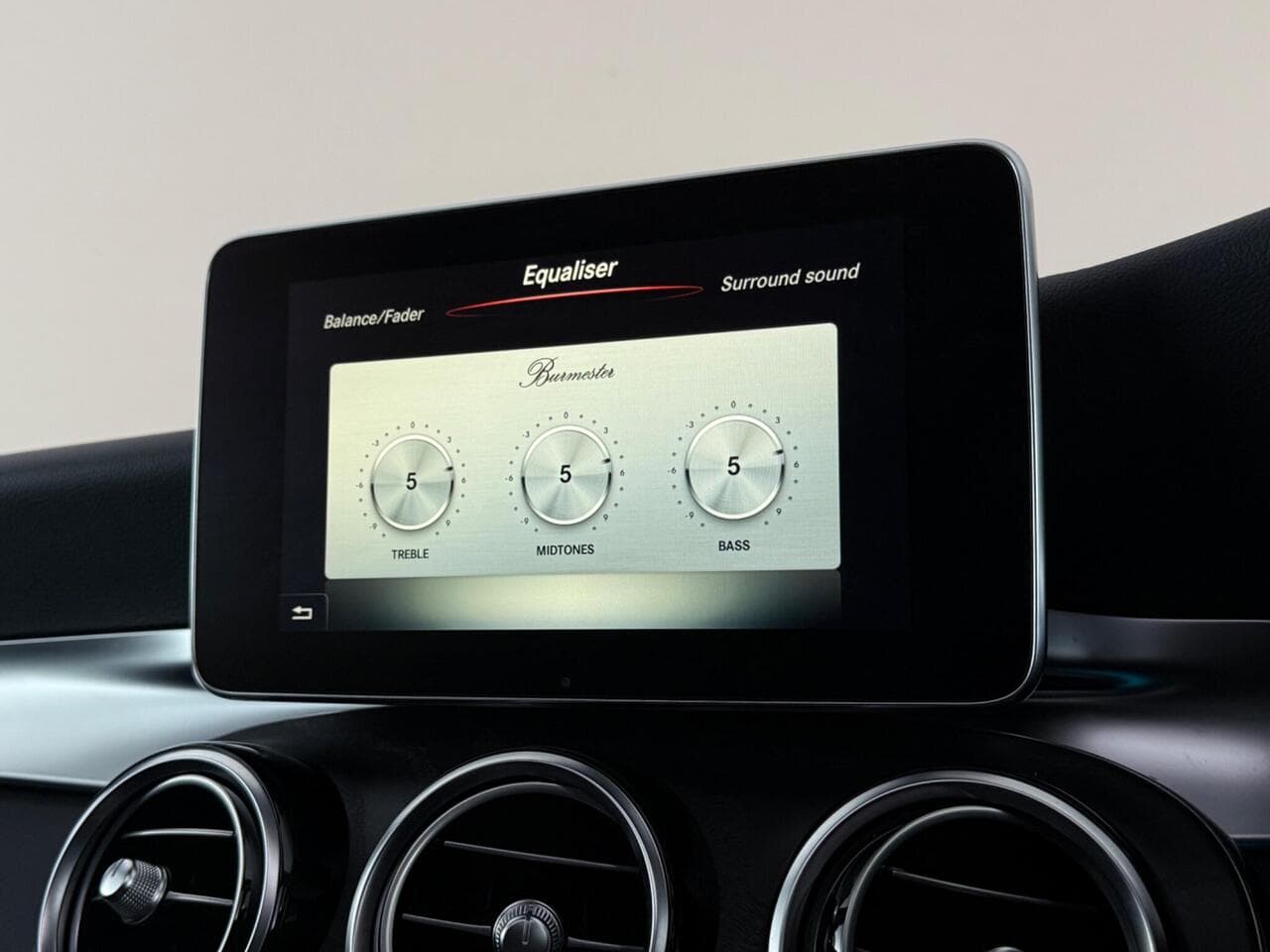 Mercedes-Benz GLC thumbnail Infotainment System