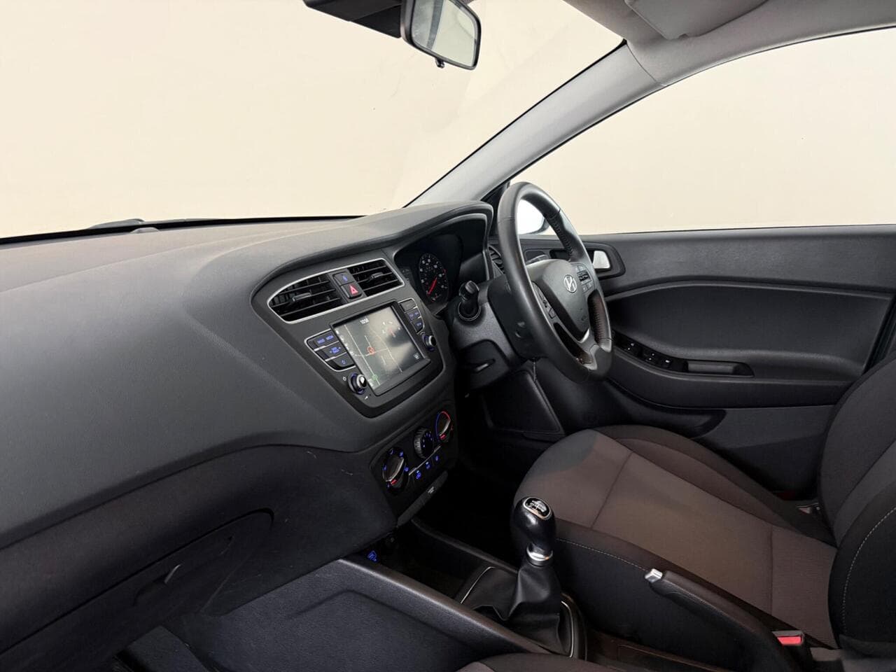 Hyundai i20 thumbnail Interior Front
