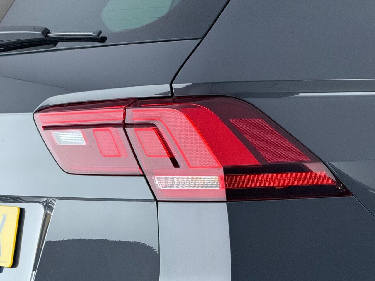 Volkswagen Tiguan thumbnail Lights Rear