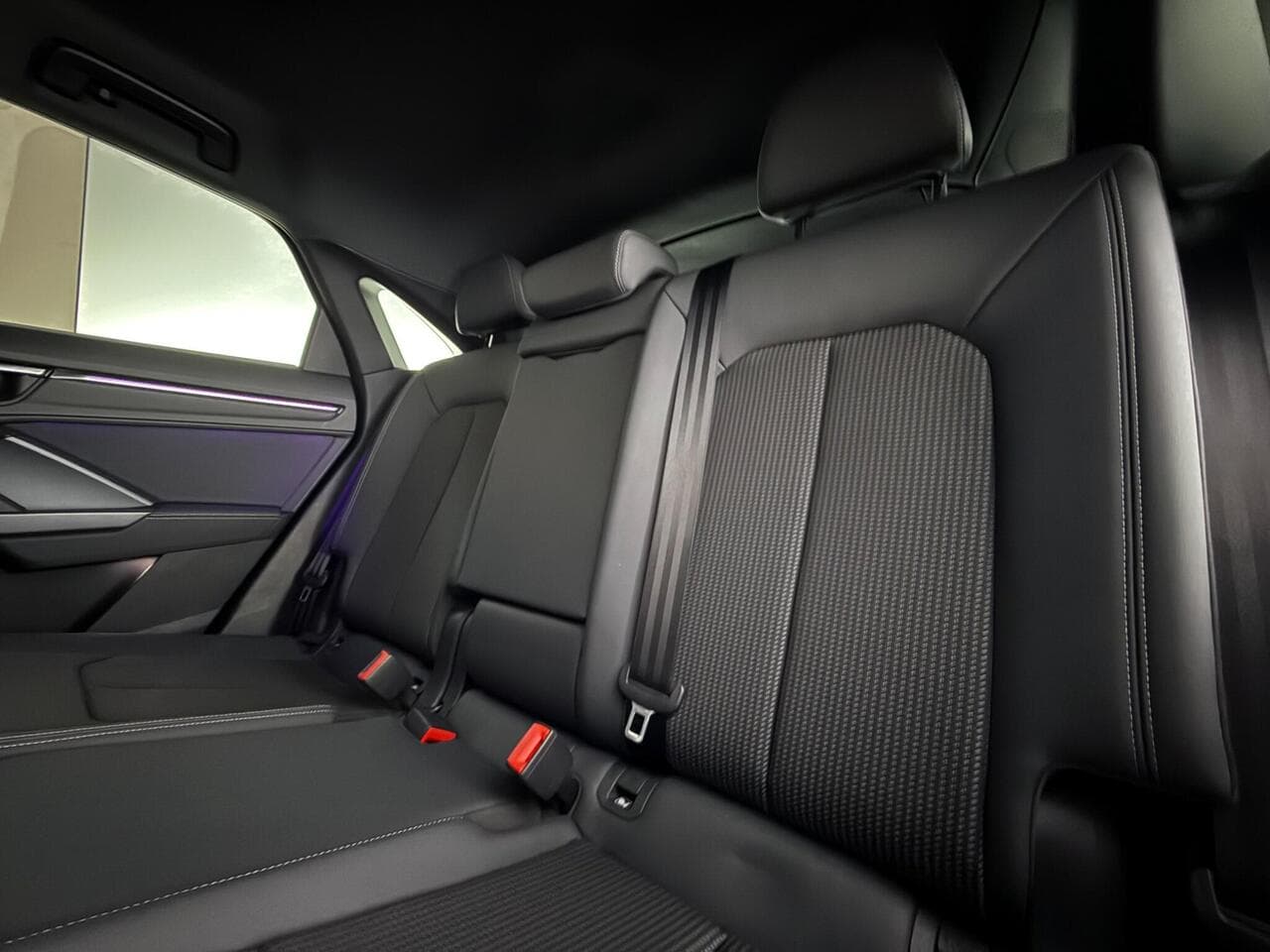 Audi Q3 thumbnail Seats Rear