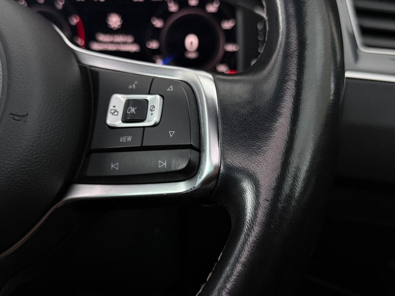 Volkswagen Tiguan thumbnail Misc Controls