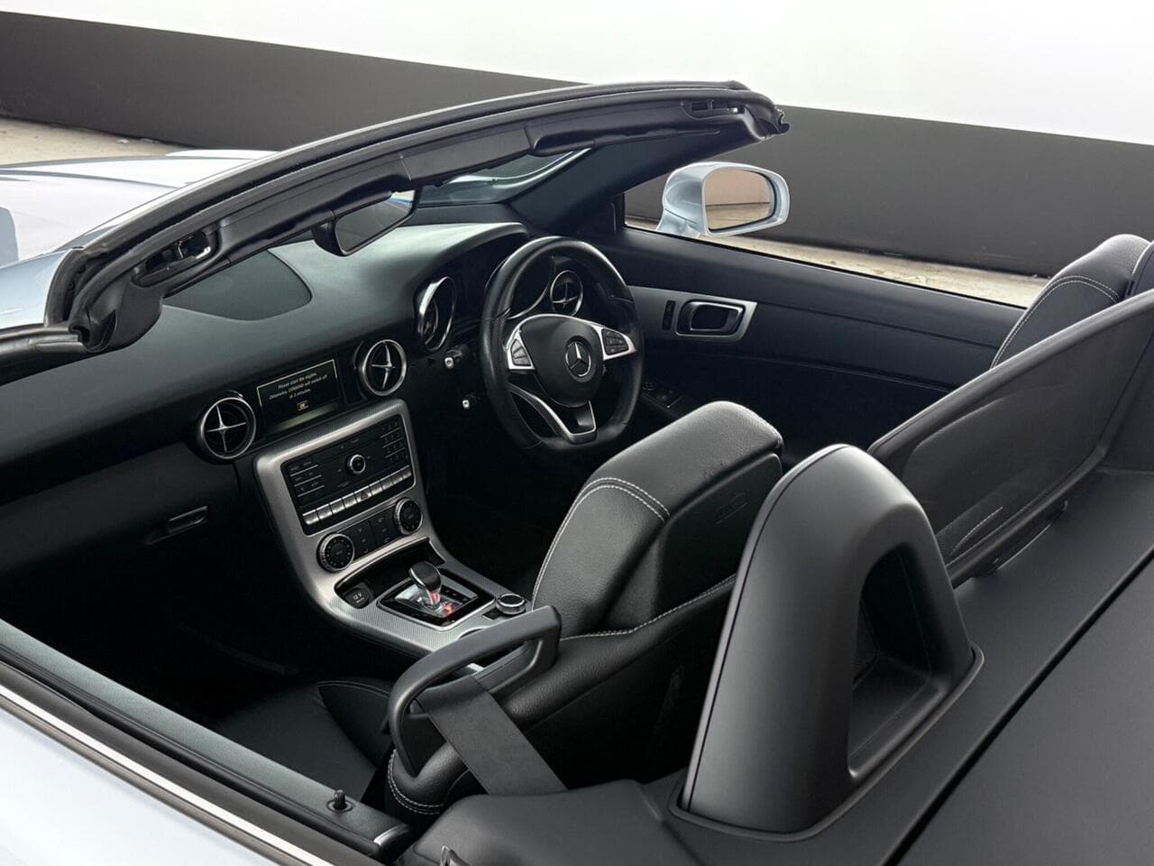 Mercedes-Benz SLC thumbnail Interior Front