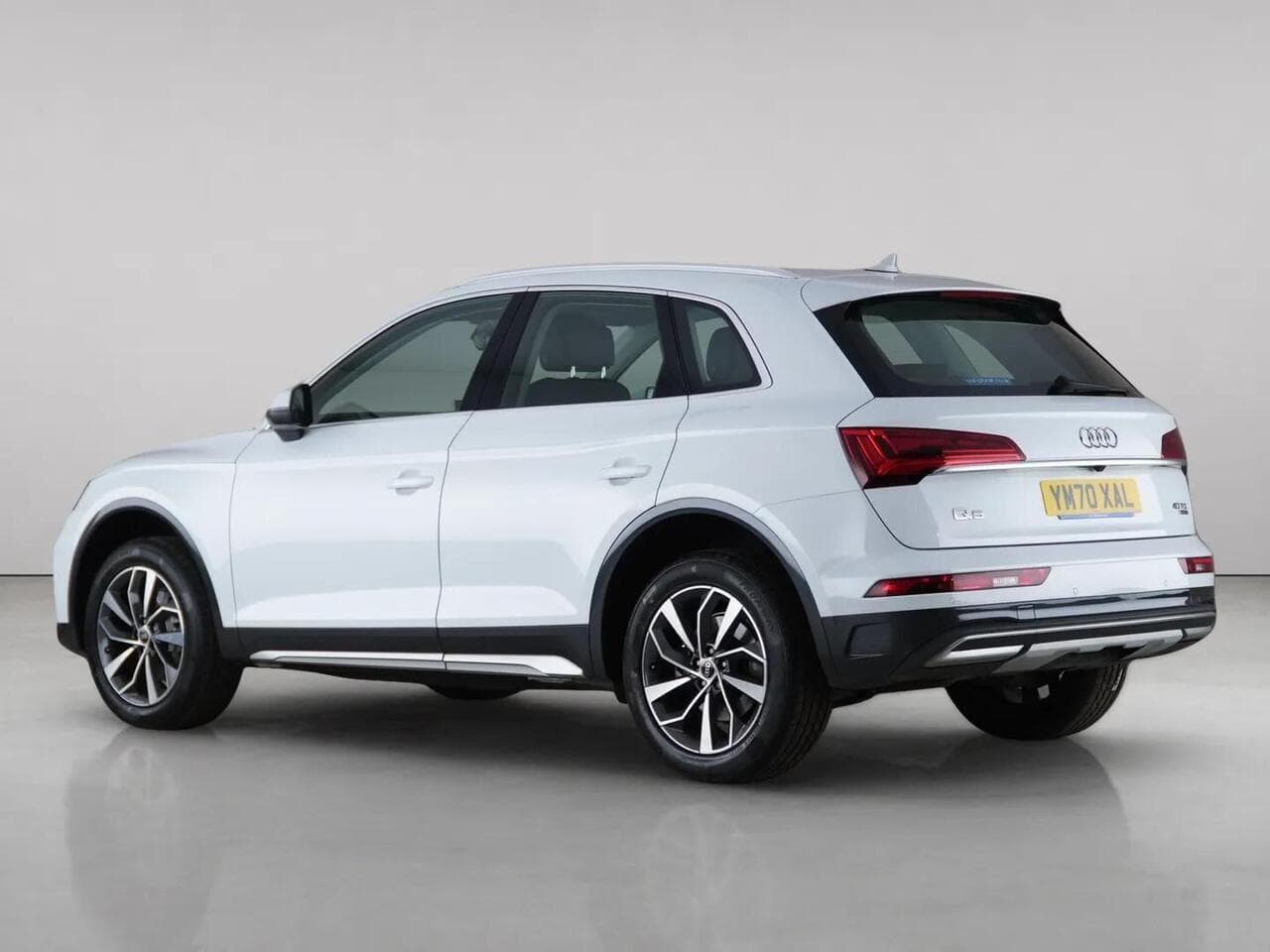 Audi Q5 thumbnail Rear Left
