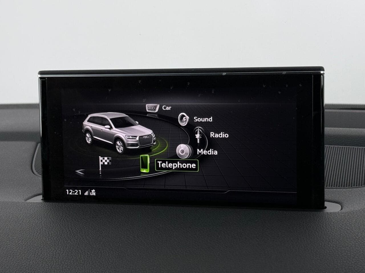 Audi Q7 thumbnail Infotainment System