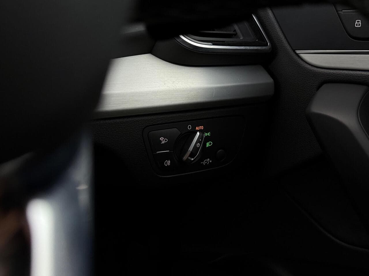 Audi Q5 thumbnail Misc Controls