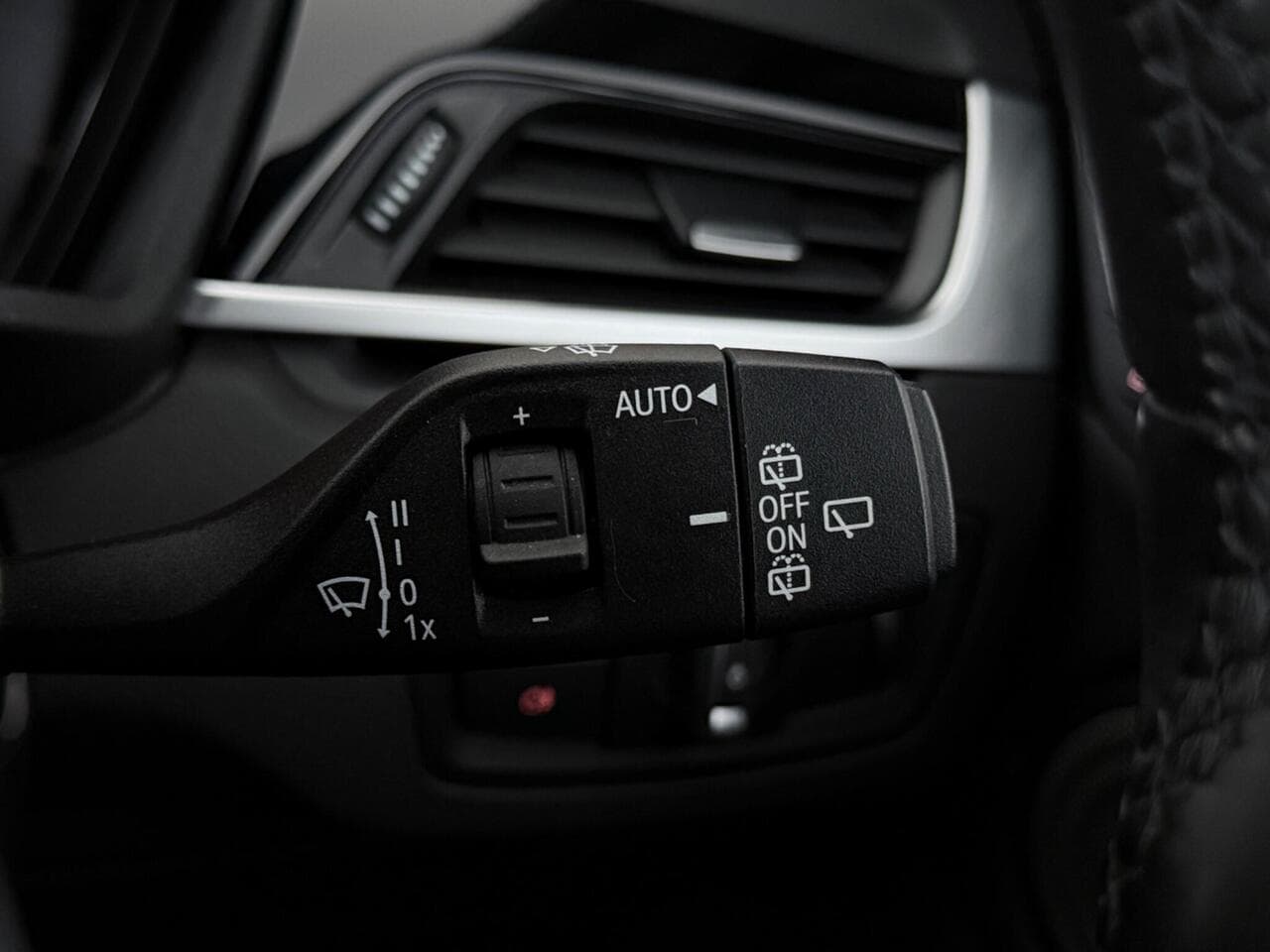BMW X1 thumbnail Misc Controls