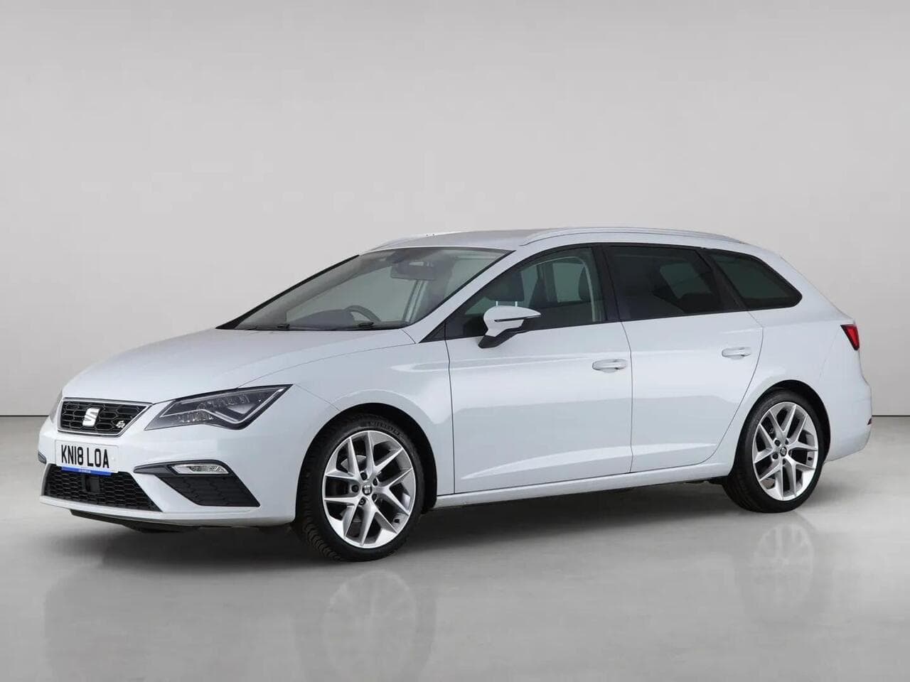 SEAT Leon thumbnail Front Left