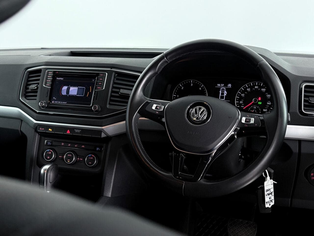 Volkswagen Amarok thumbnail Steering Wheel
