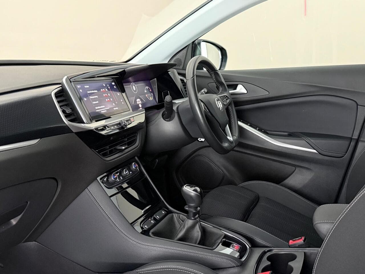 Vauxhall Grandland thumbnail Interior Front