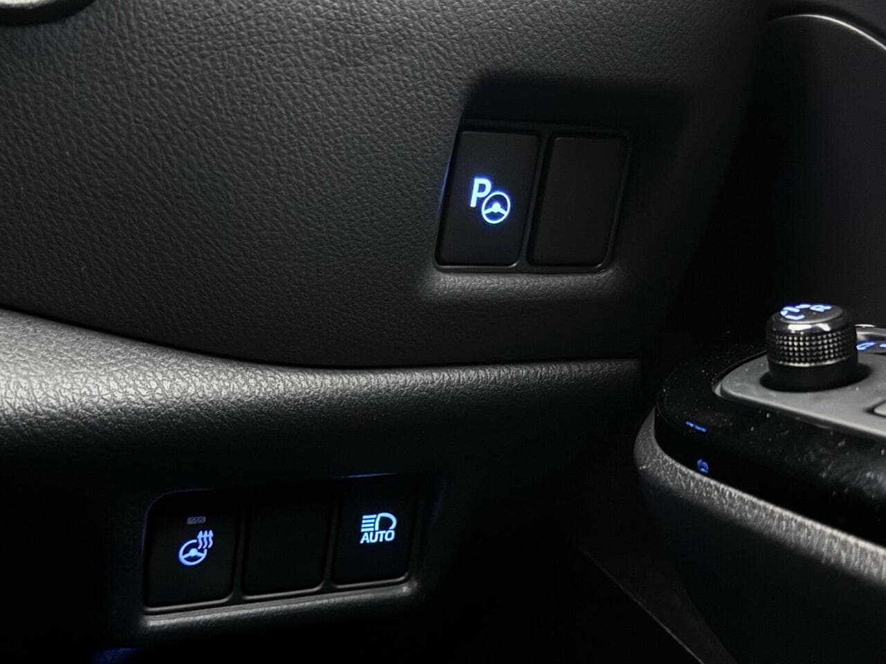Toyota C-HR thumbnail Misc Controls