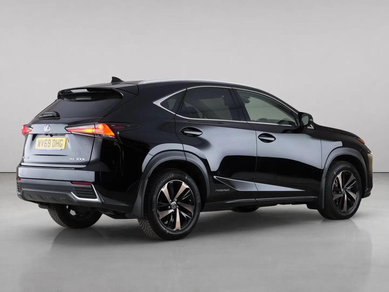 Lexus NX thumbnail Rear Right