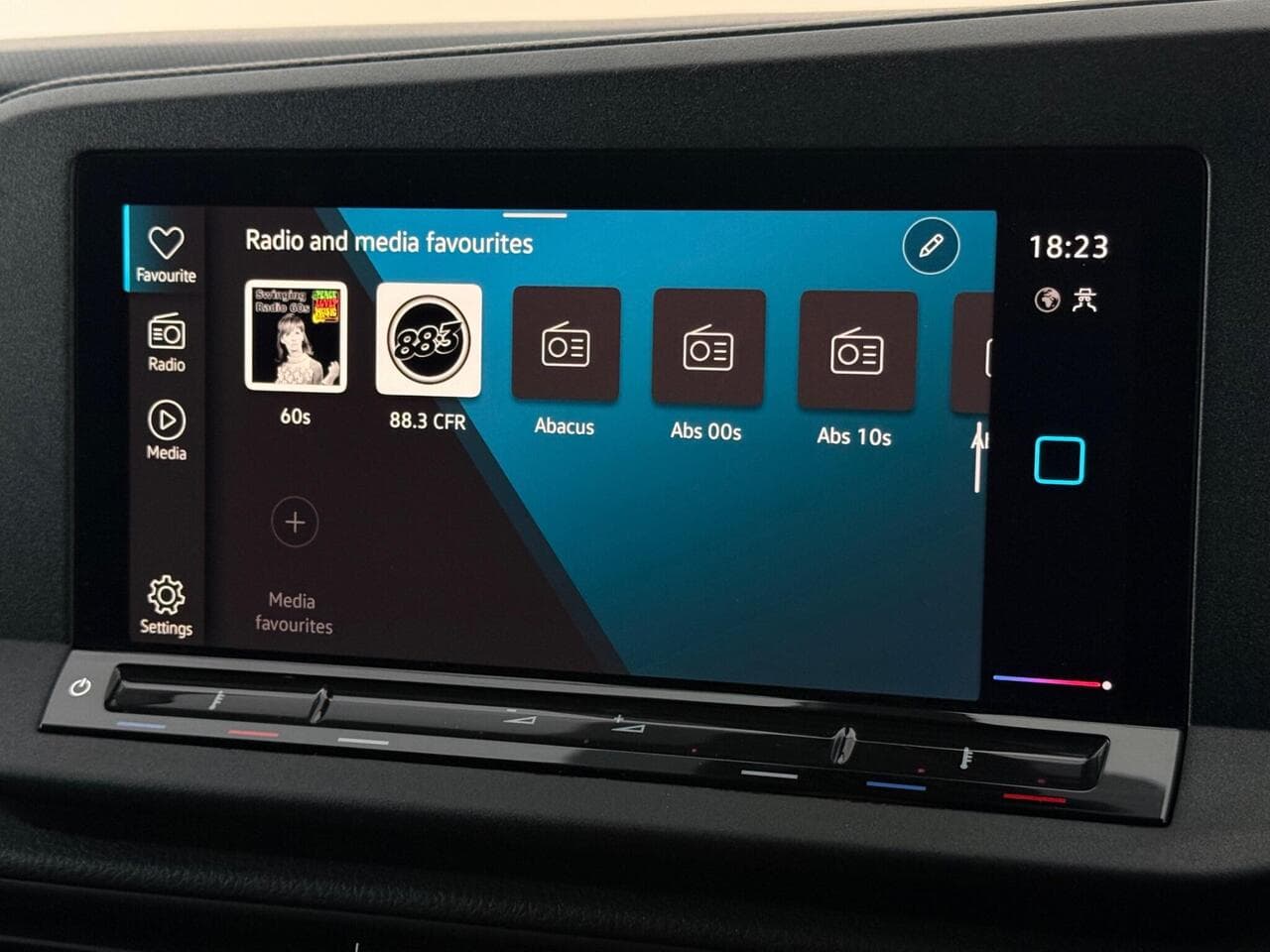 Volkswagen Caddy thumbnail Infotainment System